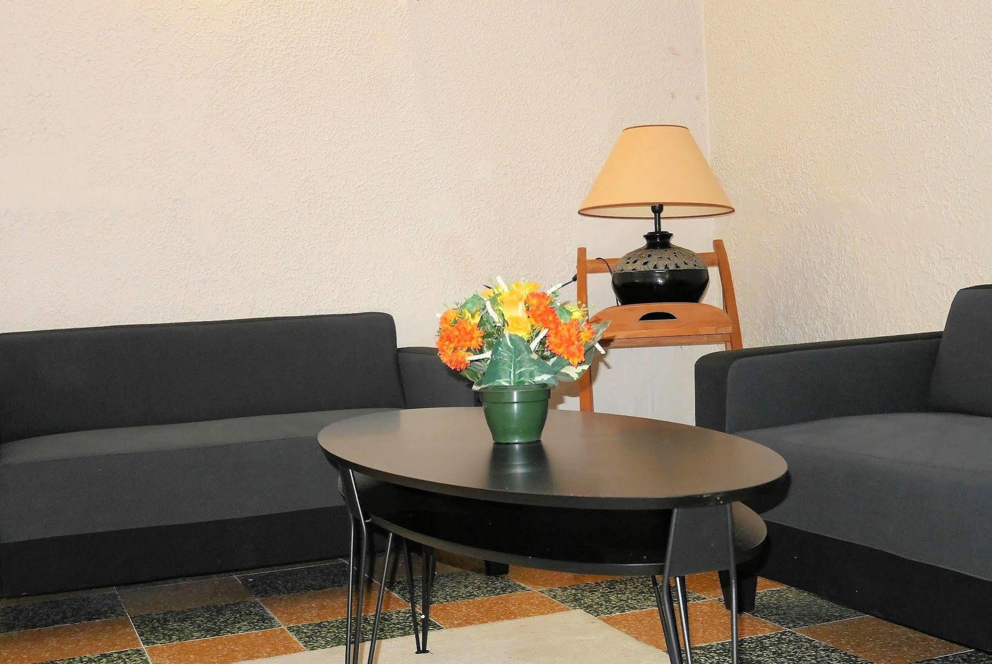 Auberge Le Rabelais Malay-le-Petit Εξωτερικό φωτογραφία