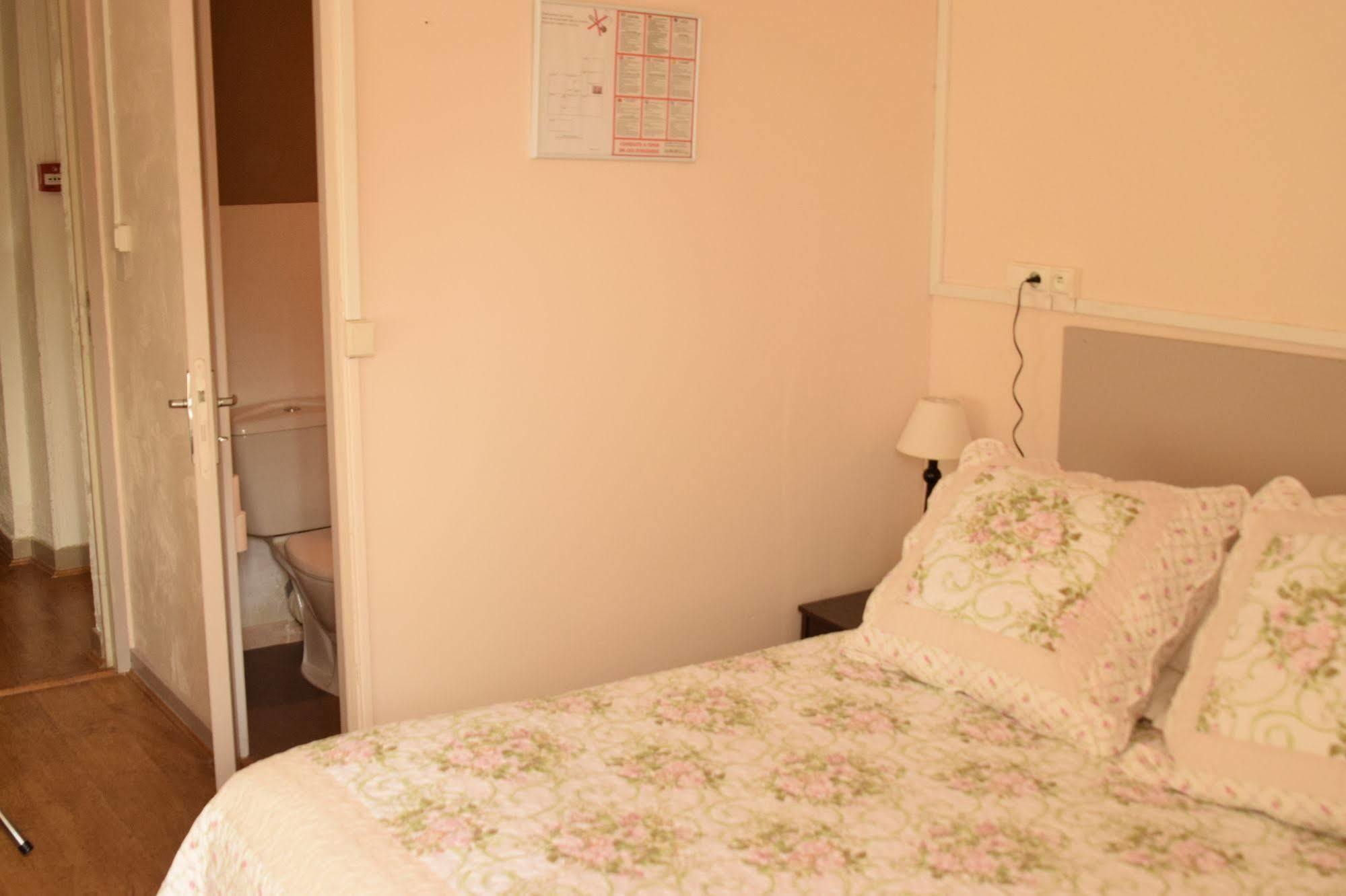 Auberge Le Rabelais Malay-le-Petit Εξωτερικό φωτογραφία